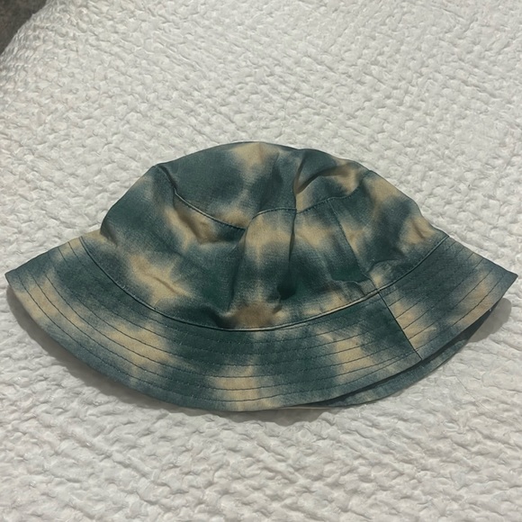 New Earthbound Trading Company Bucket Hat Tie Dye NWT - Picture 1 of 6